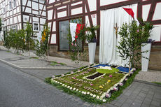 Fronleichnamsaltäre in den Naumburger Straßen (Foto: Karl-Franz Thiede)